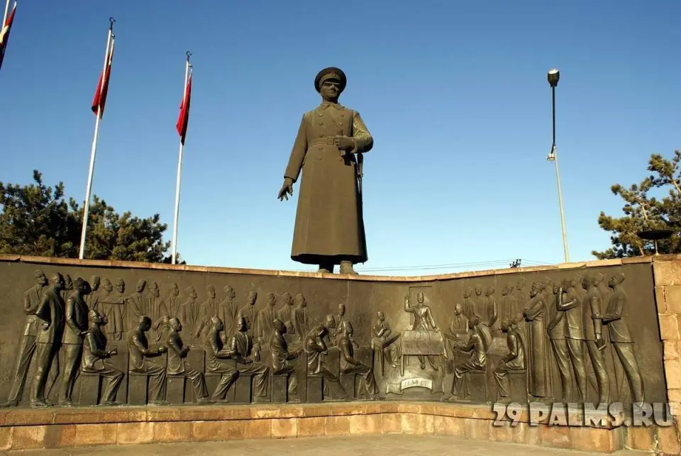 Основные памятники Ататюрку в Турции, которые стоит посетить вагтом несколько дней — фото 4